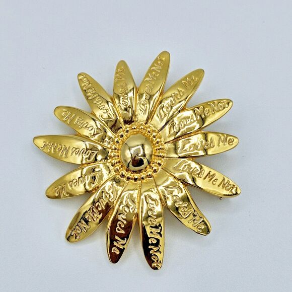 Daisy Flower Brooch Large Loves Me Loves Me Not Script Writing Floral Pin - Picture 6 of 9